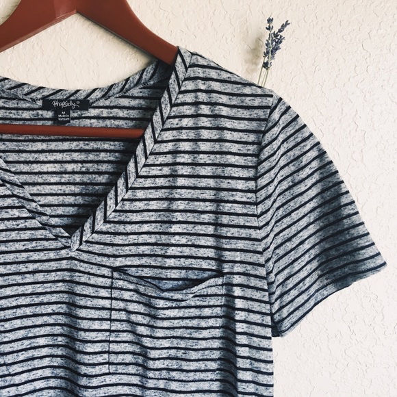 Super Cute Black & Gray Heathered Striped Shirt - Picture 2 of 6